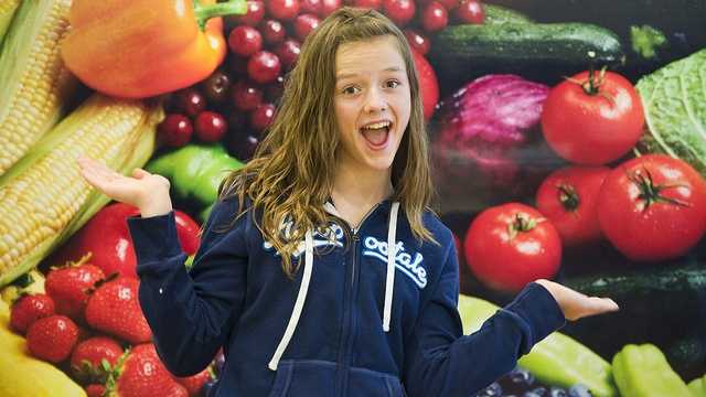 5291854877_f16bffbf06_z.jpg Getting kids to be happy about vegetables on their plates can be difficult, but we have some tips to make that battle a little easier for parents. Click through to see 10 tips from sheknows.com for getting your child to eat healthy foods.